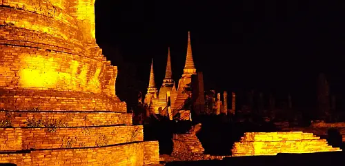 touring Thailand to Ayutthaya
